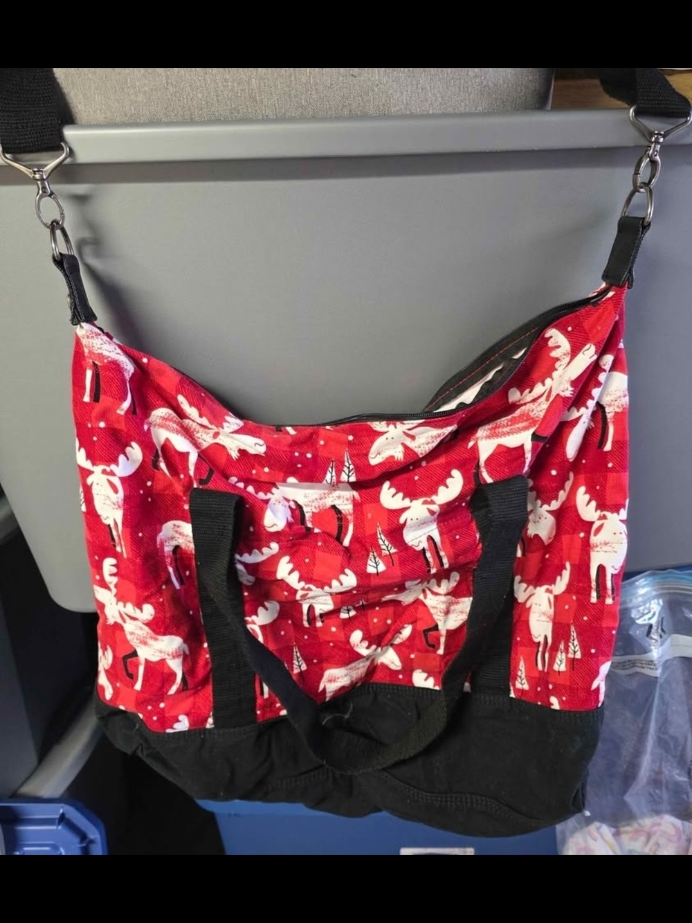 thirty-one Red Moose Print Tote with Black Trim